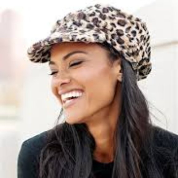Fabulous Furs Accessories - NWT Fabulous Furs Vegan Faux Leopard Cabbie Hat